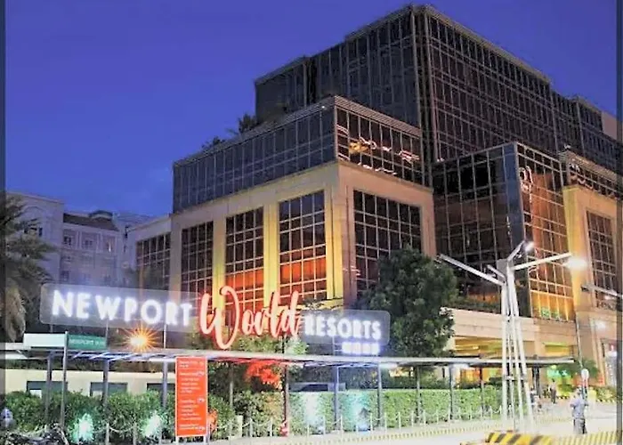 81 Newport Boulevard Cluster 4 - 8f Across Naia Airport, Terminal 3 3*