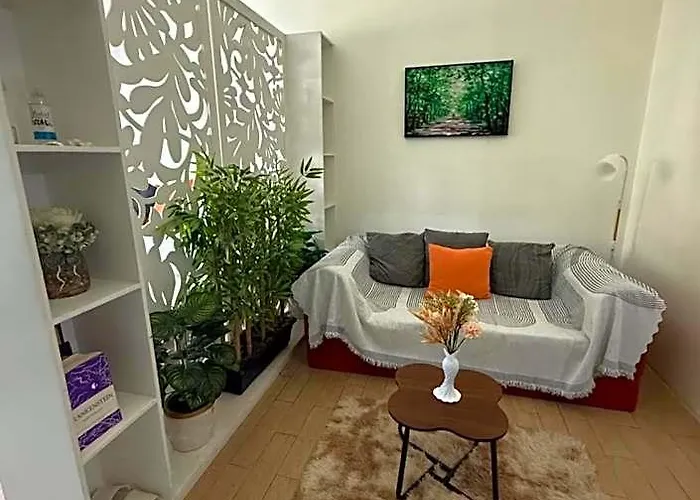 81 Newport Boulevard Cluster 4 - 8f Across Naia Airport, Terminal 3 3*